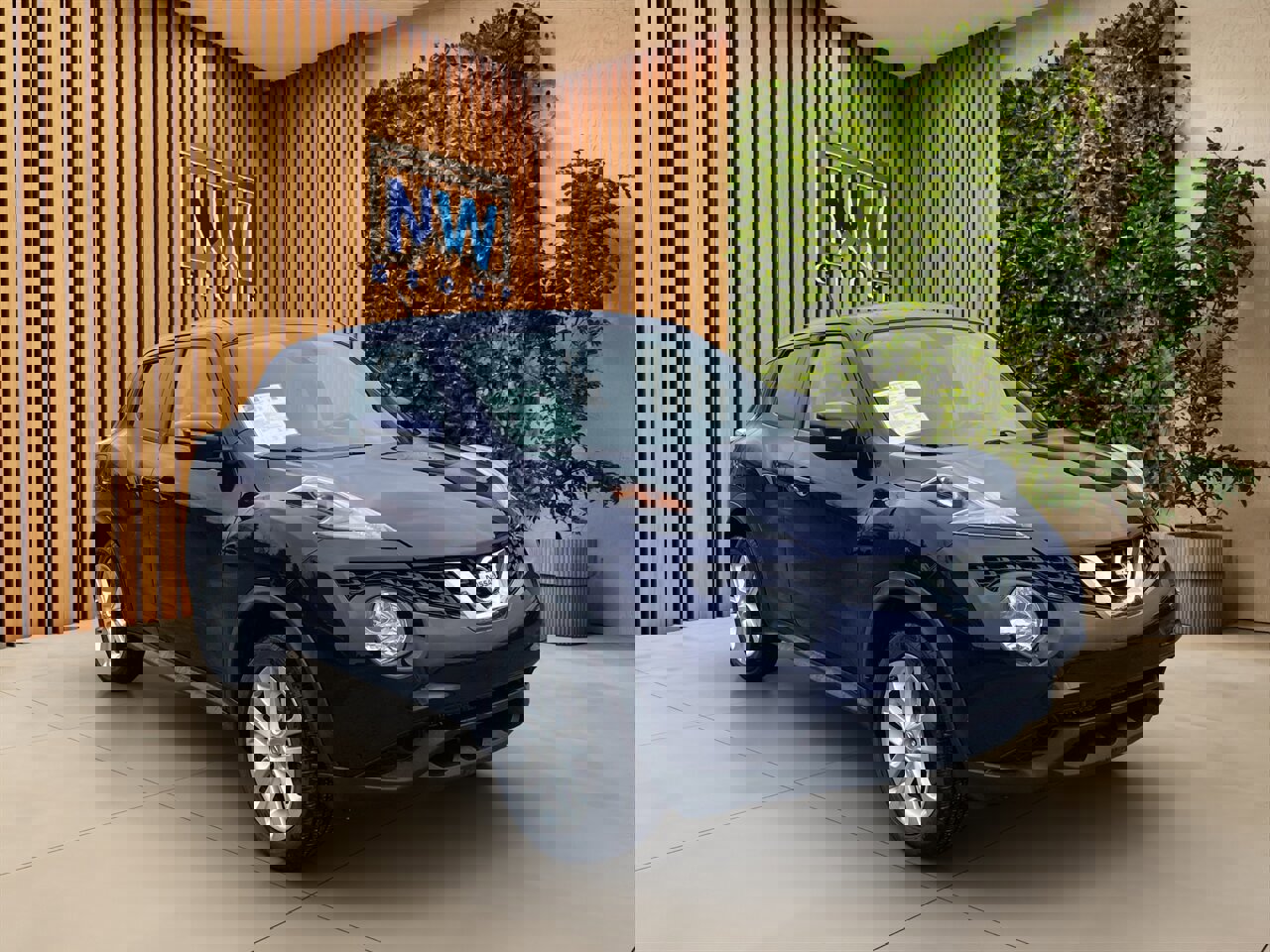 Used 2015 Nissan Juke SV image 1