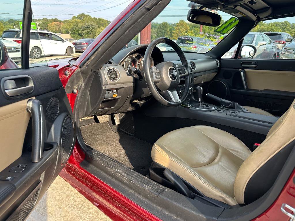 Used 2011 MAZDA MX-5 Miata Grand Touring w/ Premium Pkg image 5