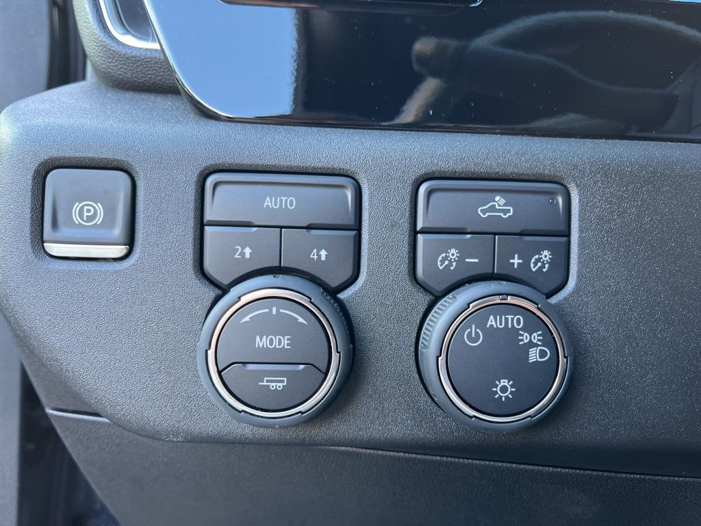 Used 2025 Chevrolet Silverado 1500 LT image 14