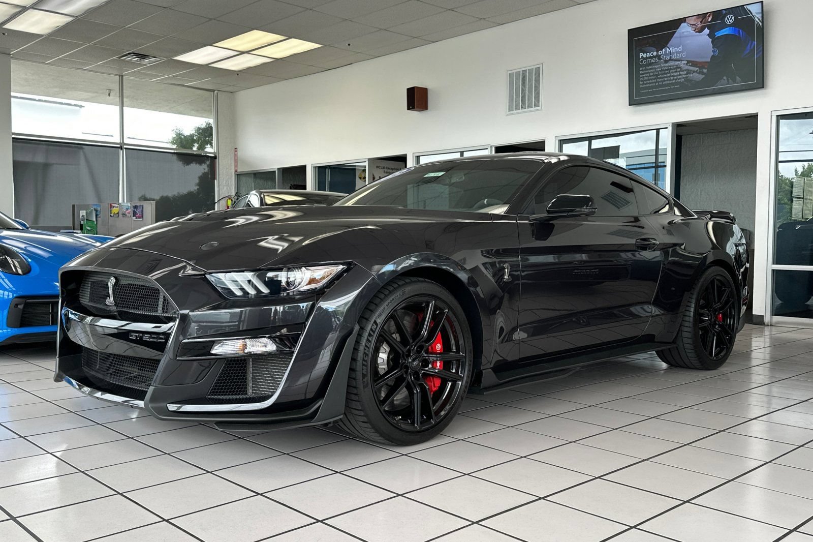 Used 2022 Ford Mustang Shelby GT500 w/ Technology Package RWD image 8