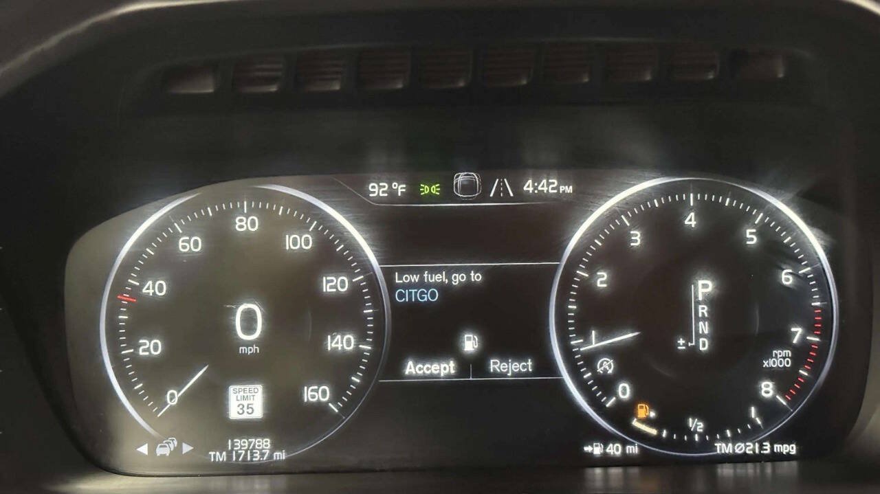 Used 2016 Volvo XC90 T6 Momentum w/ Momentum Plus Package AWD/4WD image 40