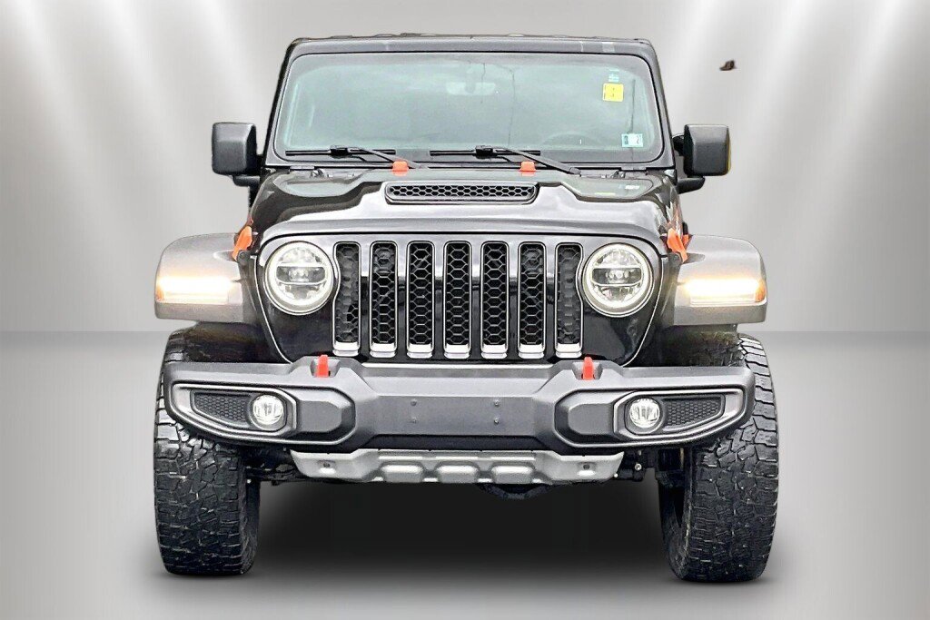 Used 2022 Jeep Gladiator Mojave w/ LED Lighting Group AWD/4WD image 2