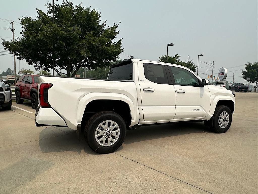 New 2026 Toyota Tacoma SR5 AWD/4WD image 4