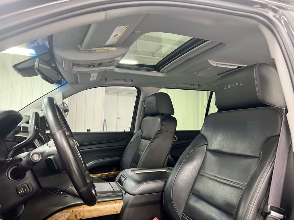 Used 2015 GMC Yukon XL Denali w/ Touring Package AWD/4WD image 20