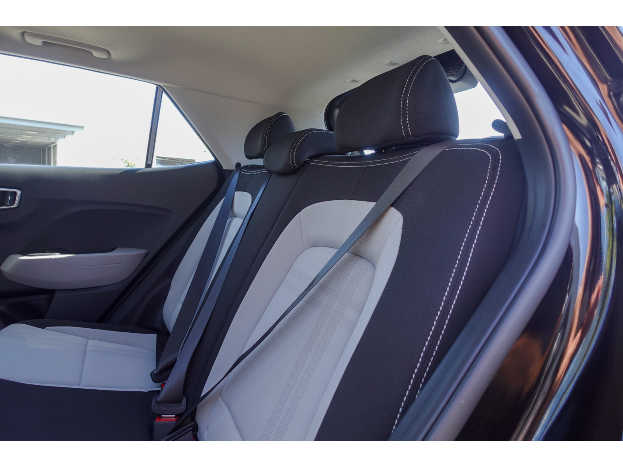 Used 2025 Hyundai Venue SEL FWD image 21