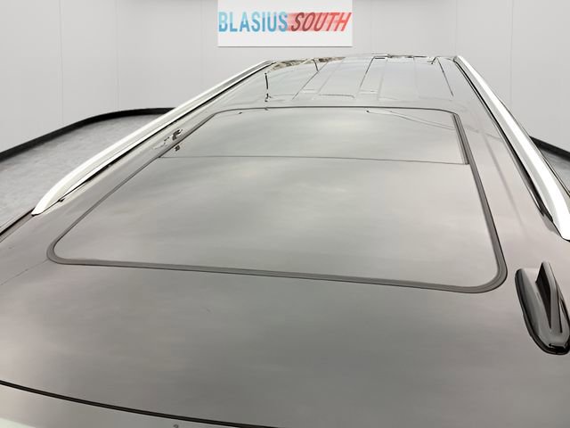 Used 2024 Cadillac Escalade ESV Premium Luxury image 13