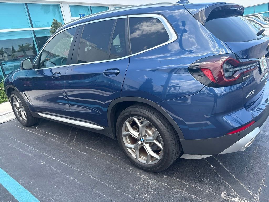 Used 2024 BMW X3 sDrive30i w/ Convenience Package RWD image 3