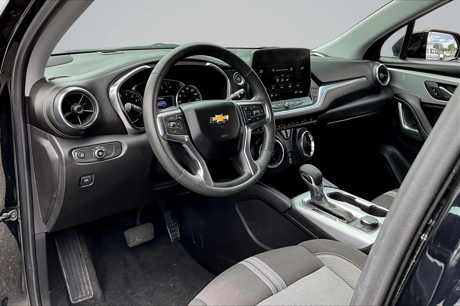 Used 2026 Chevrolet Blazer LT FWD image 14