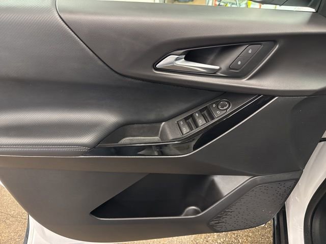 Used 2026 Chevrolet Equinox LT w/ LPO, Floor Liner Package AWD/4WD image 10