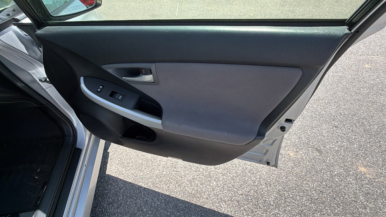 Used 2014 Toyota Prius Two FWD image 18