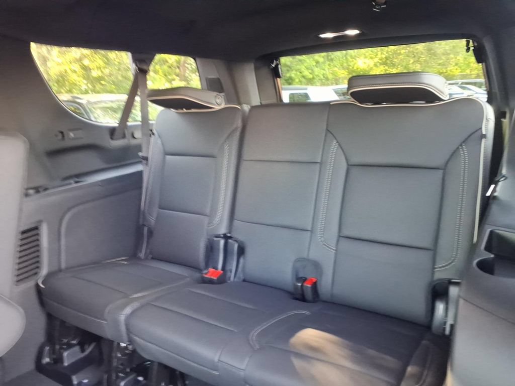 New 2026 Chevrolet Suburban Premier w/ Sun And Tow Package AWD/4WD image 16