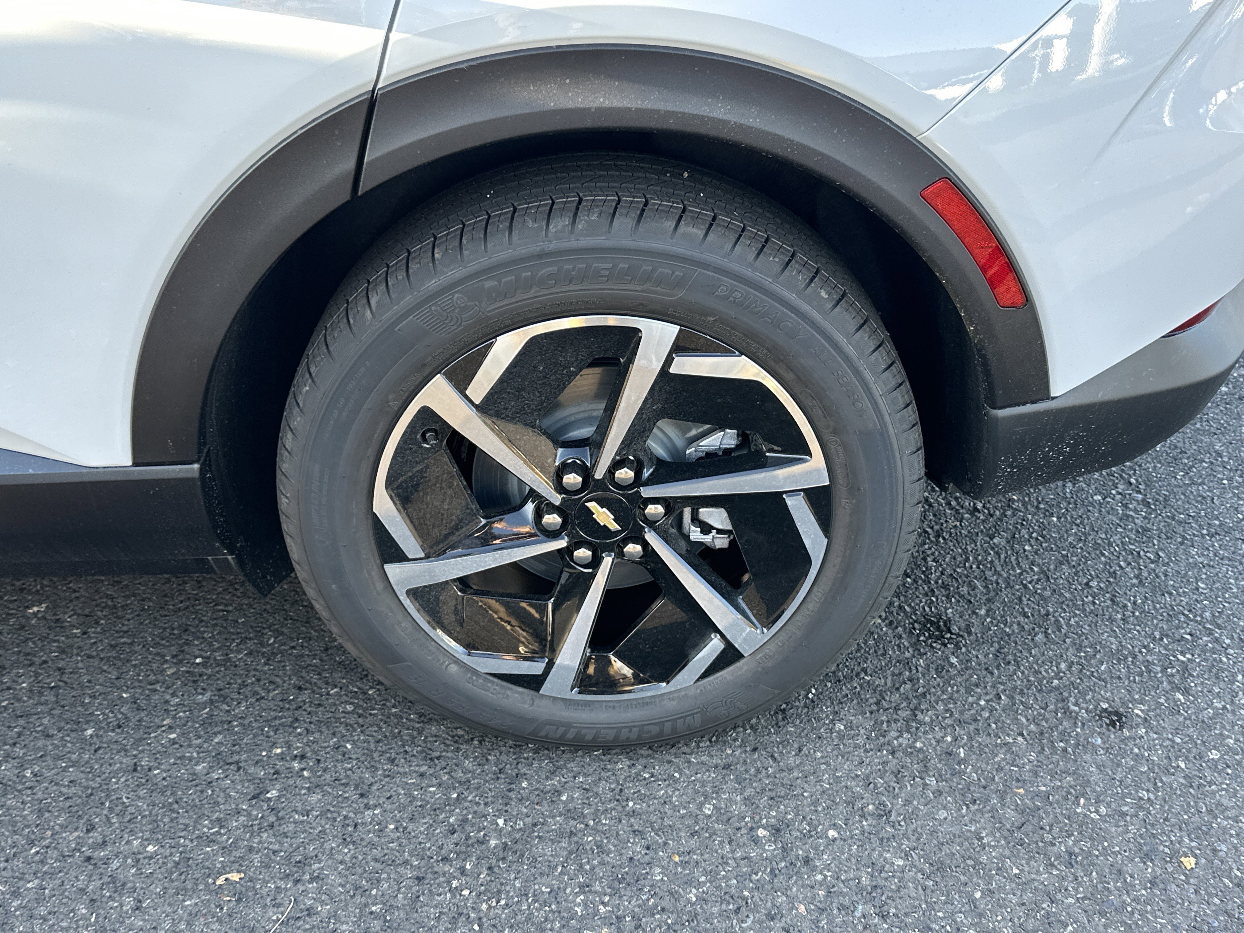 New 2026 Chevrolet Equinox EV LT image 25