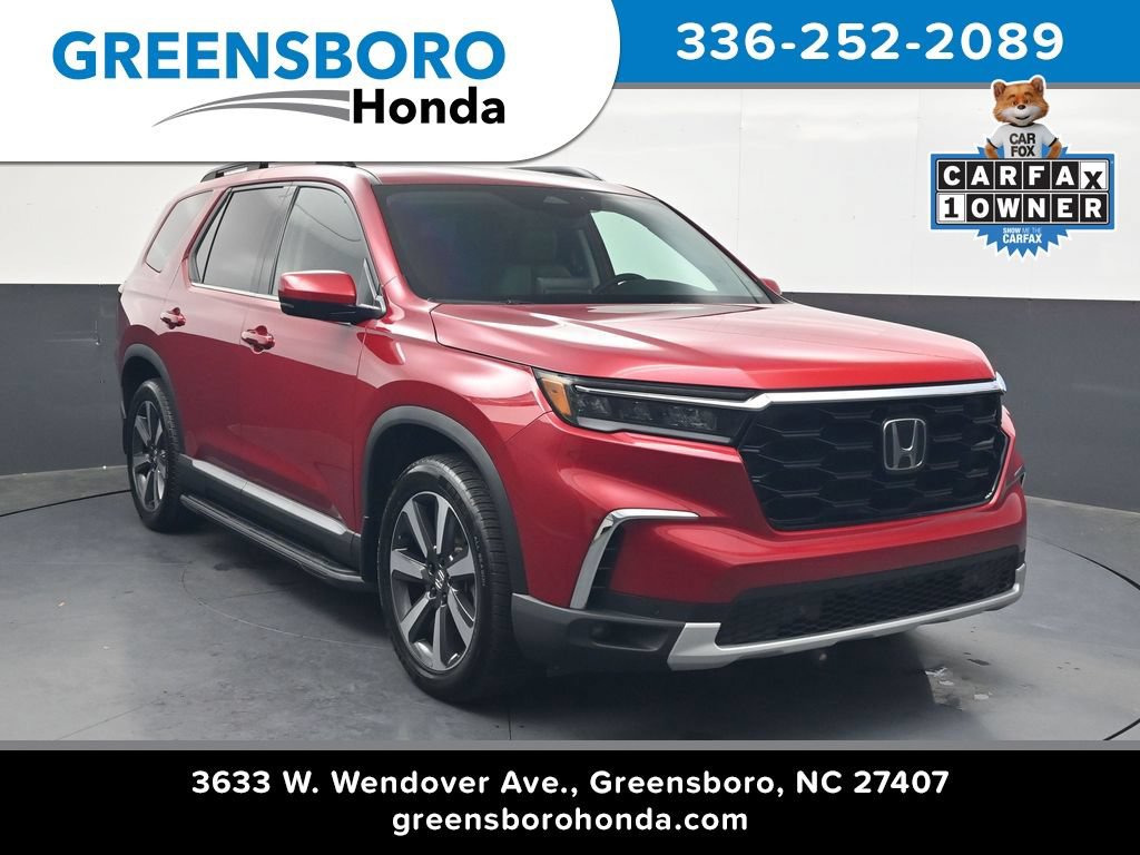 Used 2024 Honda Pilot Touring image 1