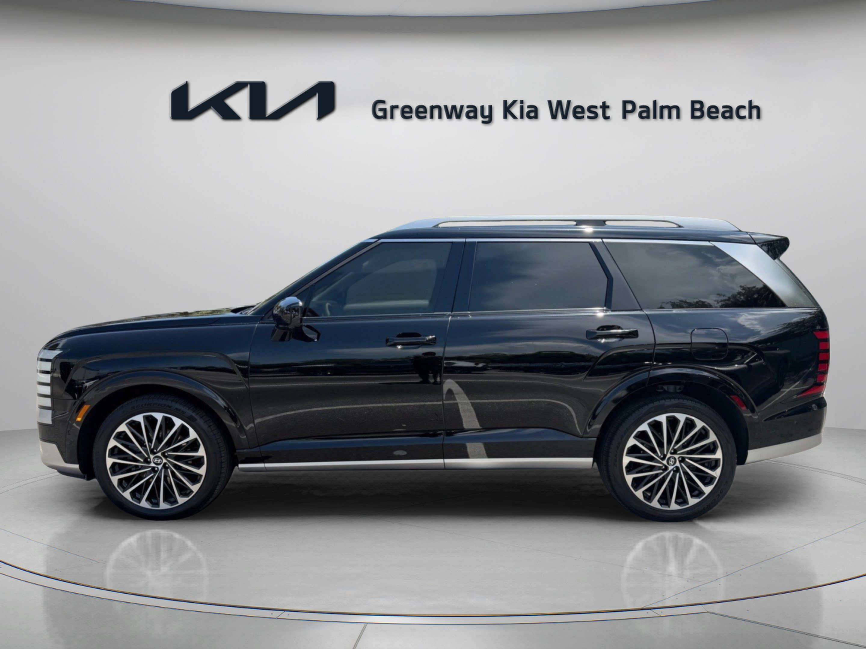 Used 2026 Hyundai Palisade Calligraphy FWD image 4