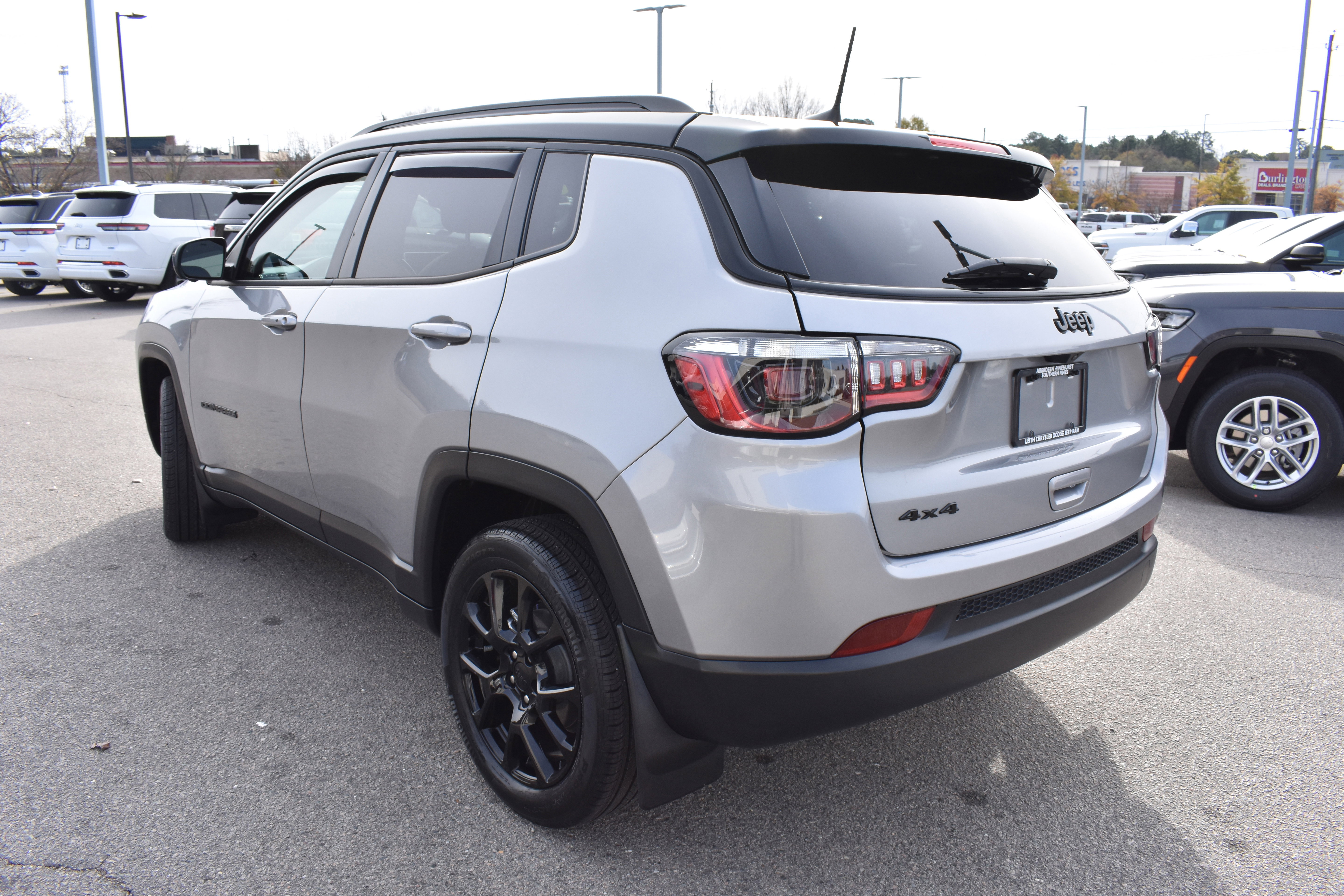 Used 2022 Jeep Compass Altitude w/ Convenience Group image 7