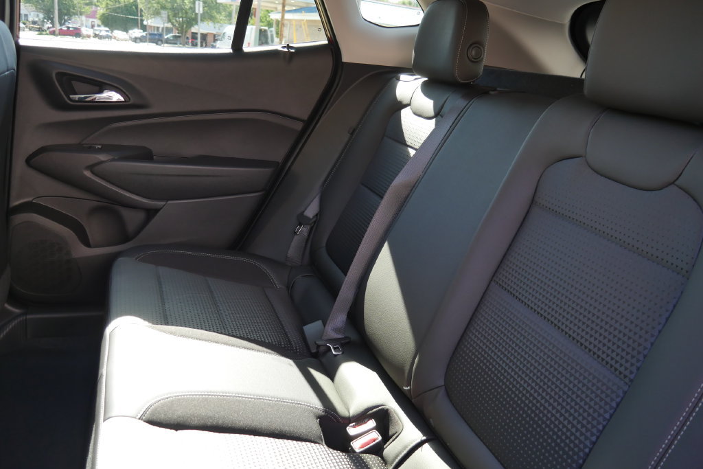 New 2026 Chevrolet Trax LT w/ LT Convenience Package FWD image 13