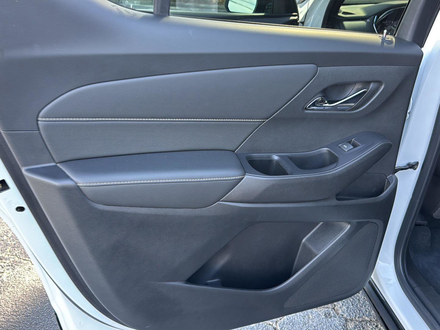 Certified 2022 Chevrolet Traverse Premier w/ Redline Edition image 15