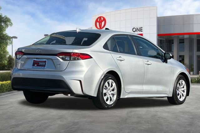 Certified 2025 Toyota Corolla LE image 5