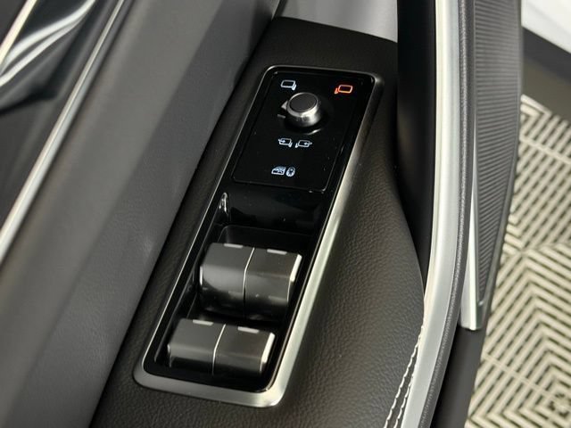 New 2026 Jaguar F-PACE R-Dynamic S AWD/4WD image 28