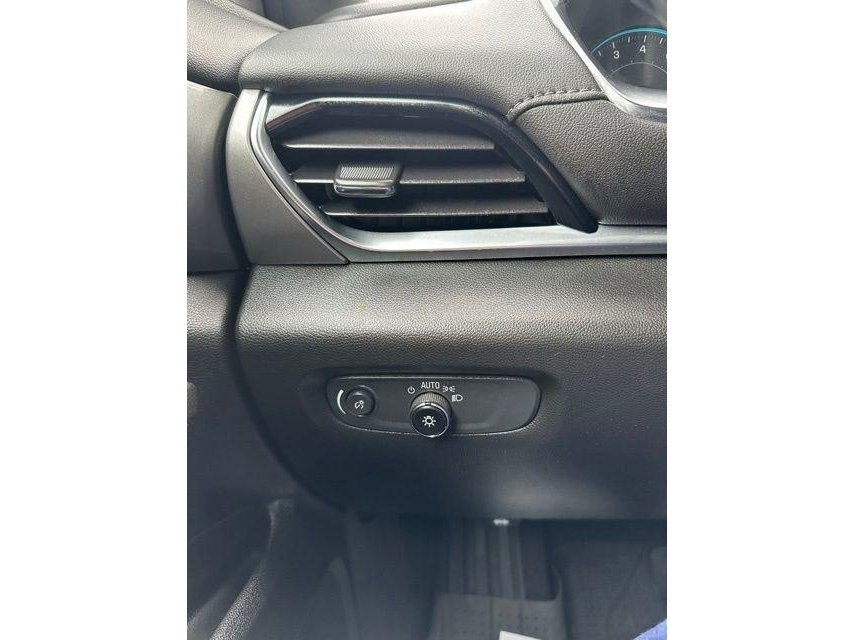 Used 2023 Chevrolet Traverse LT FWD image 48