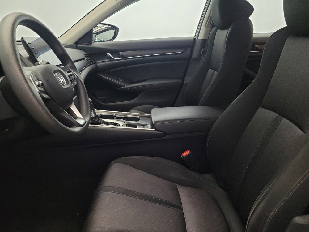 Used 2018 Honda Accord EX image 17