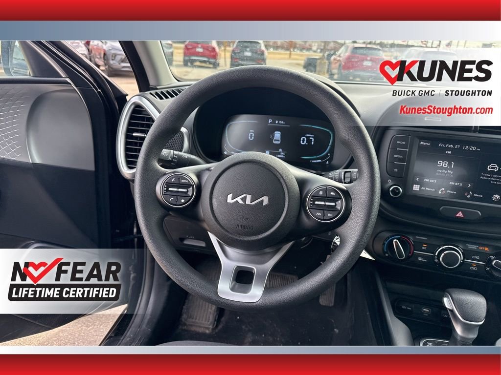 Used 2025 Kia Soul LX FWD image 39