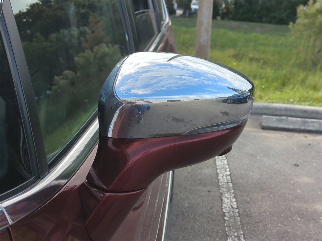 Used 2018 Chrysler Pacifica Limited w/ Tire & Wheel Group image 13