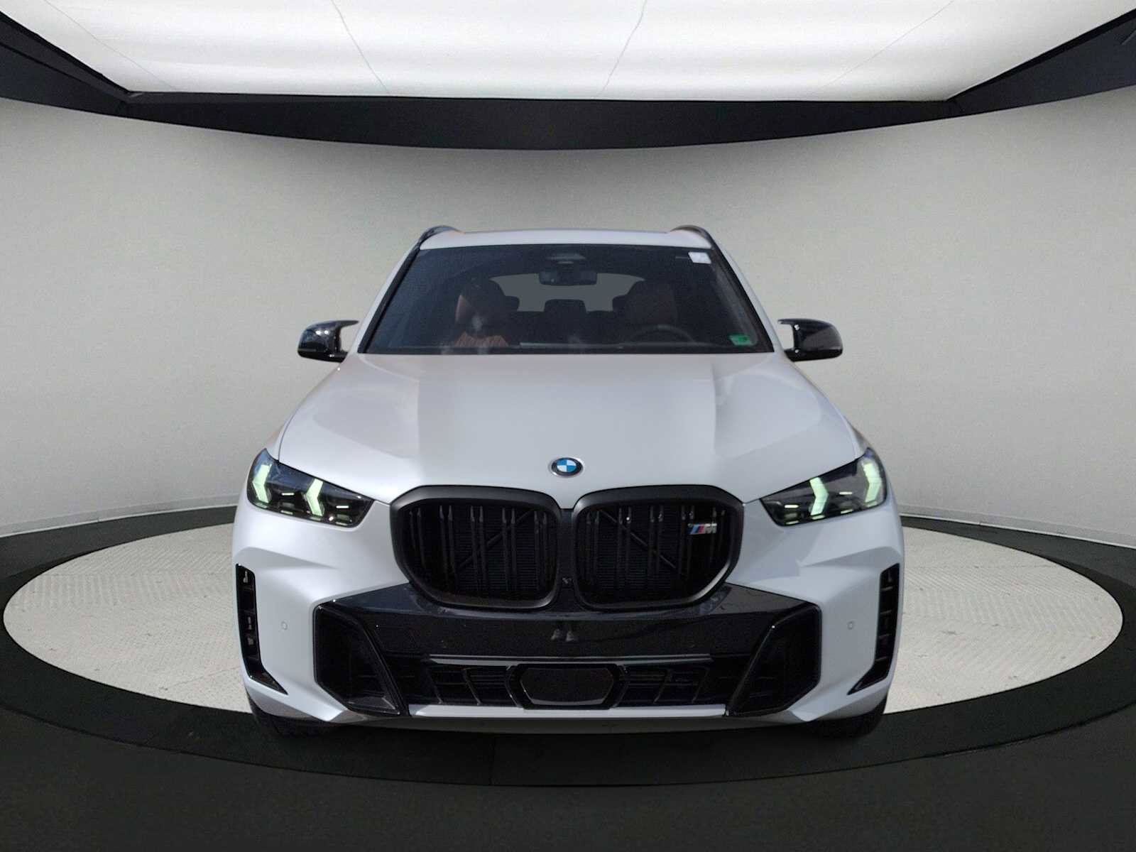 New 2026 BMW X5 M60i w/ Climate Comfort Package image 3
