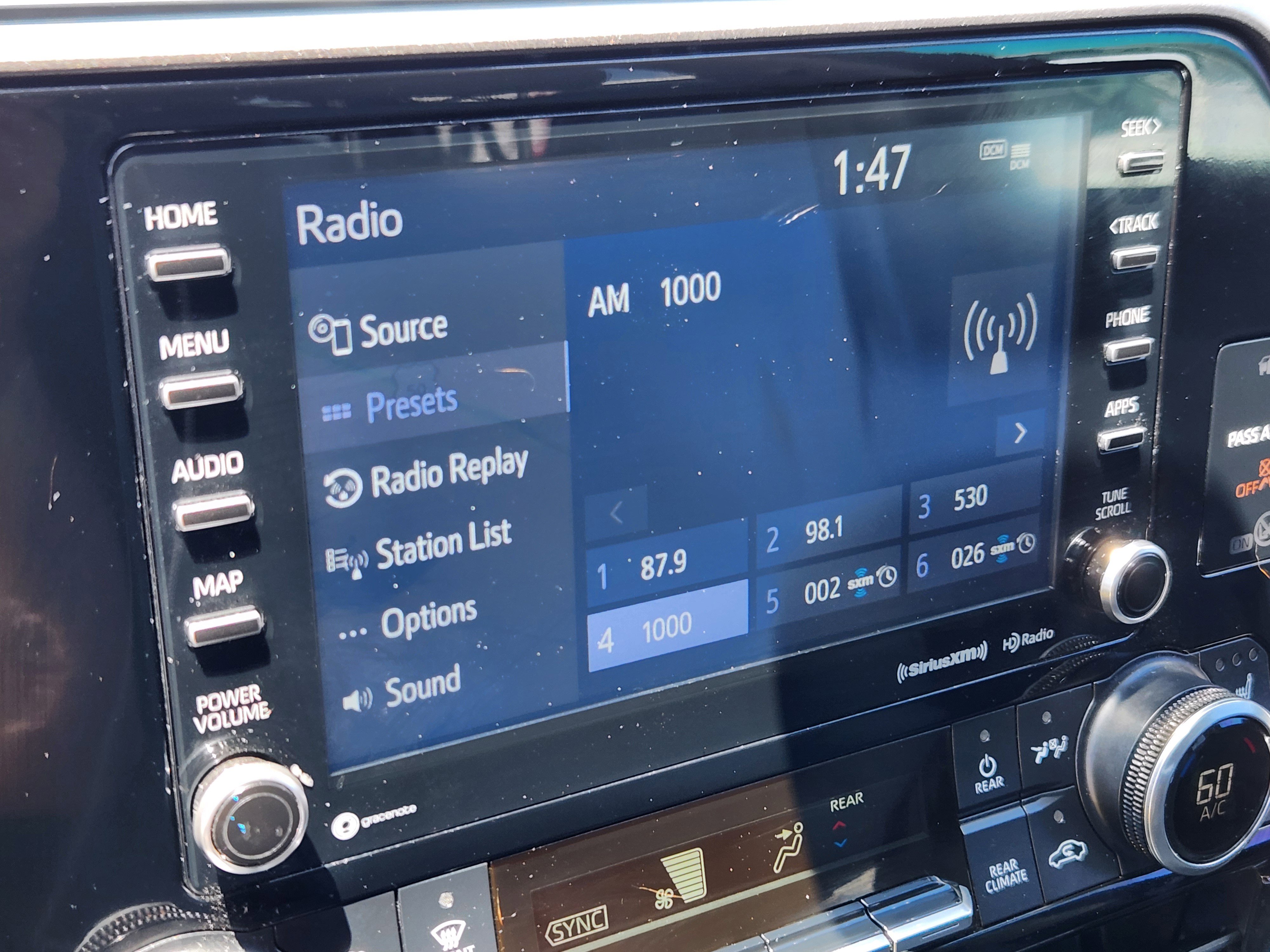 Used 2022 Toyota Highlander XLE image 21