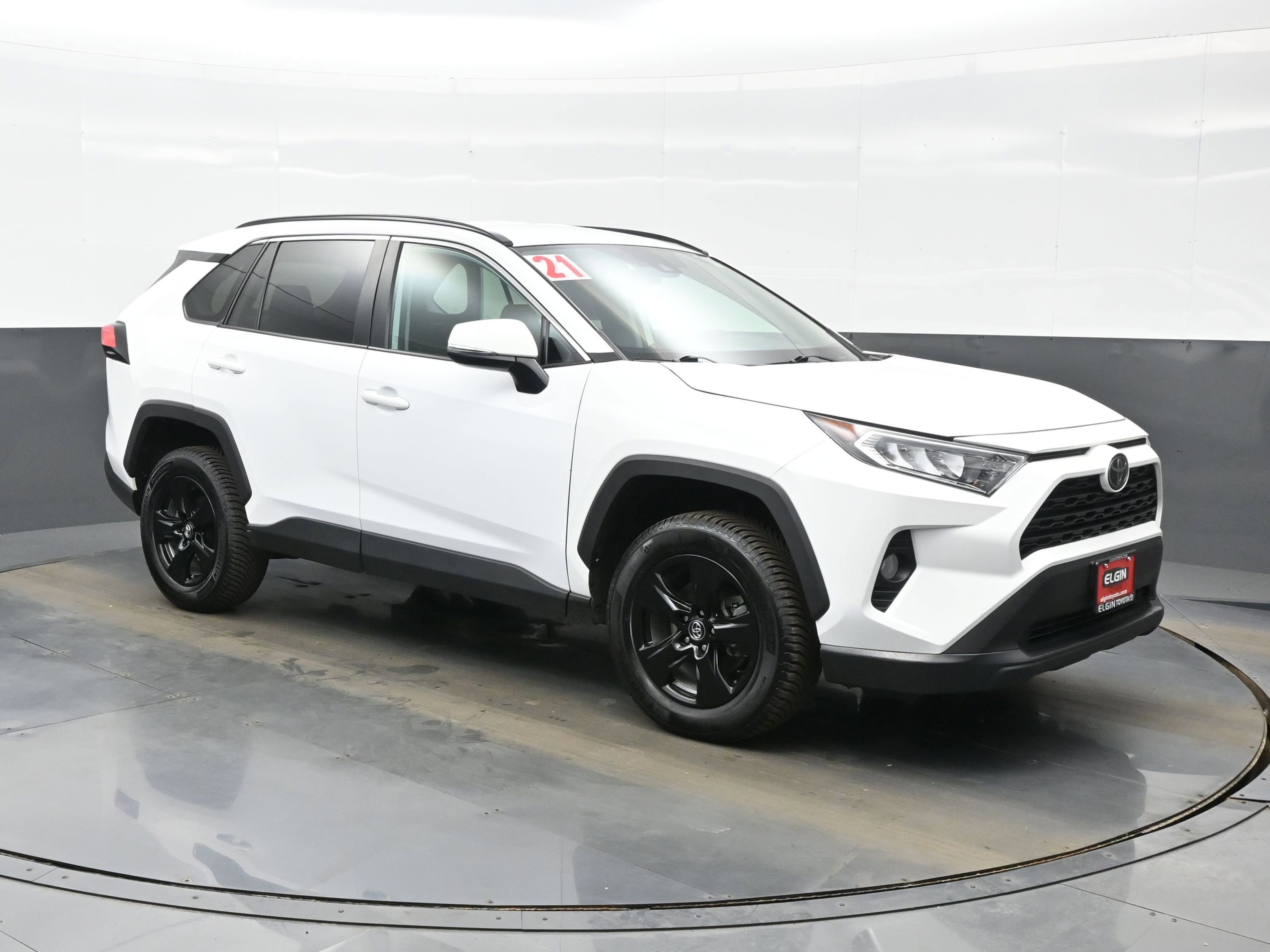 Used 2021 Toyota RAV4 XLE AWD/4WD image 8