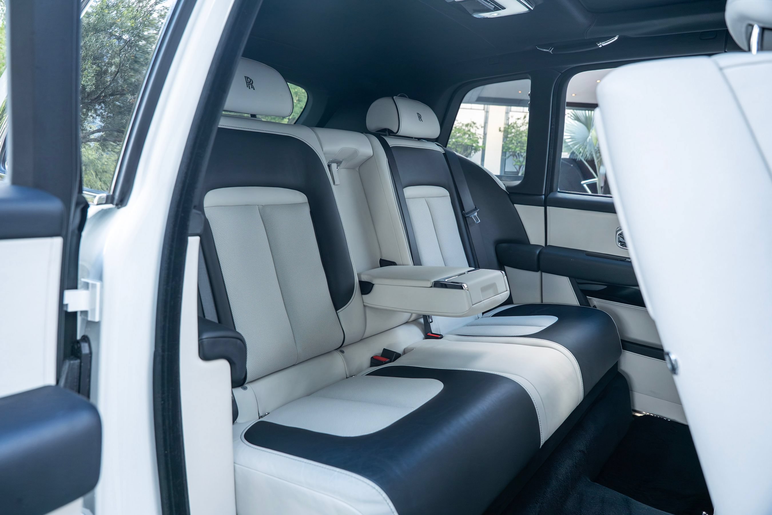 Used 2024 Rolls-Royce Cullinan AWD/4WD image 19