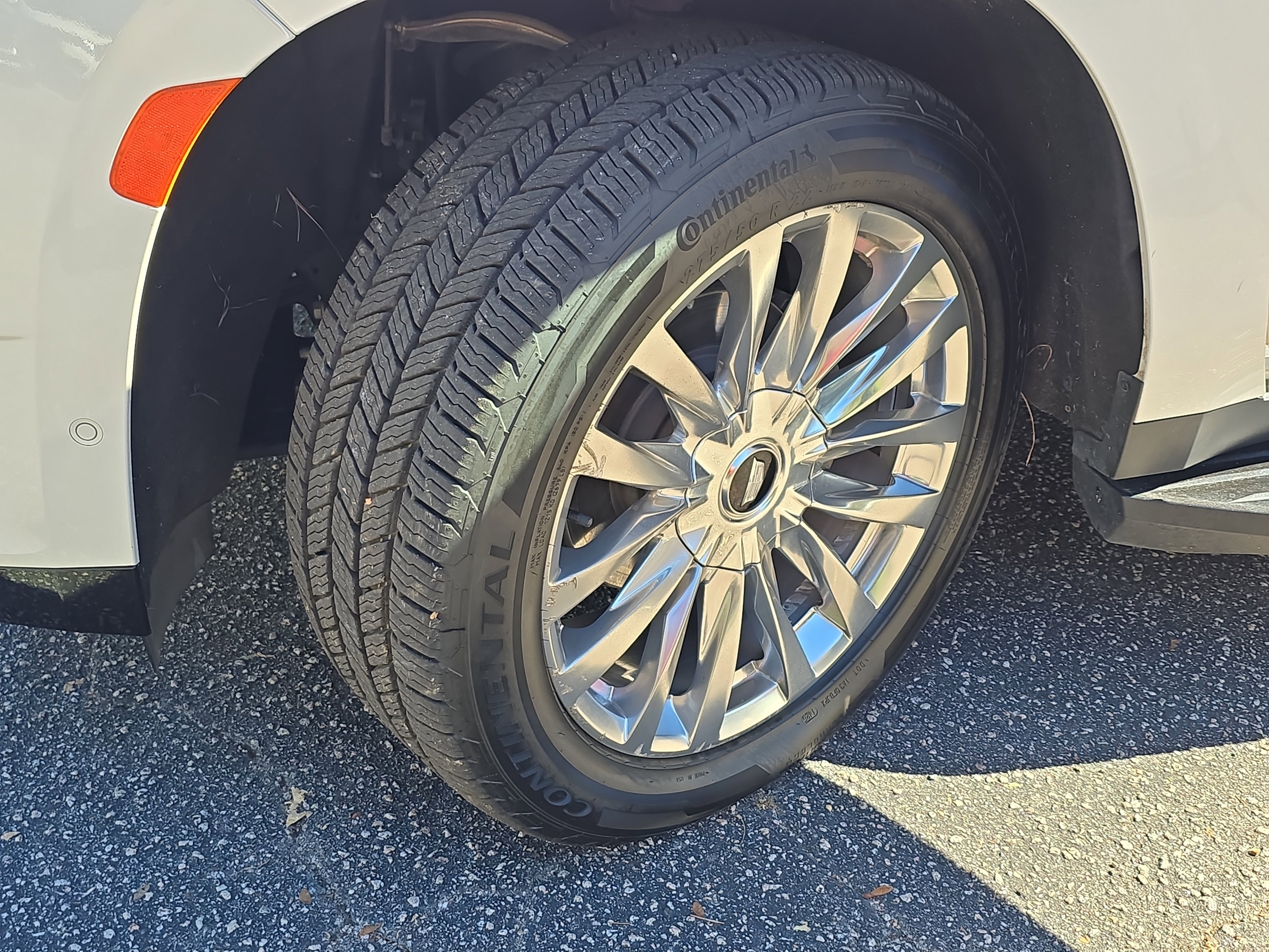 Used 2021 Cadillac Escalade ESV Premium Luxury image 33