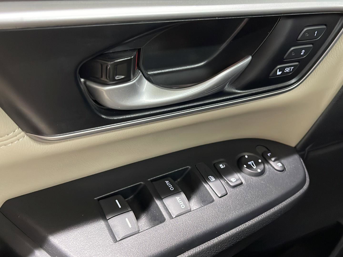 Used 2022 Honda CR-V Touring image 17