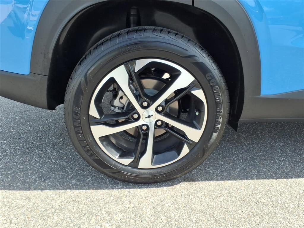 Certified 2024 Chevrolet Trax RS w/ Sunroof Package image 30