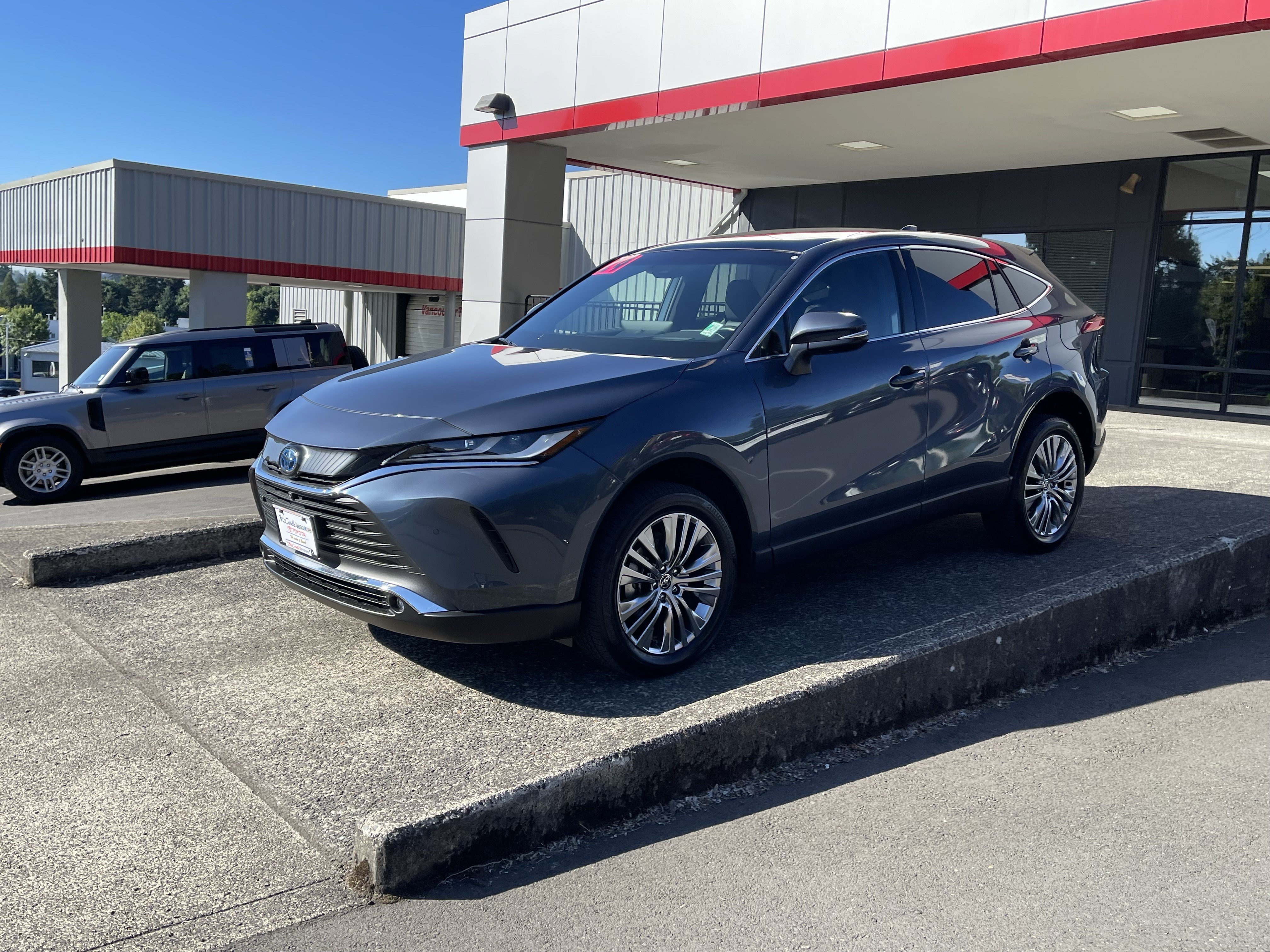 Certified 2024 Toyota Venza Limited AWD/4WD image 4