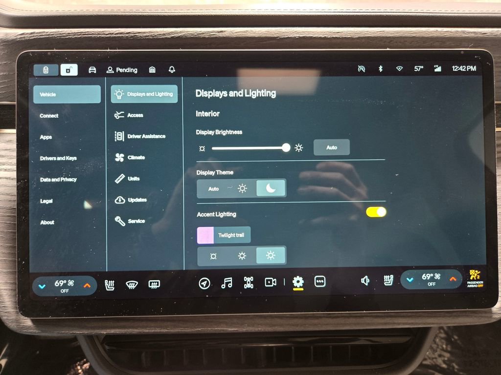 Used 2023 Rivian R1S Launch Edition image 21