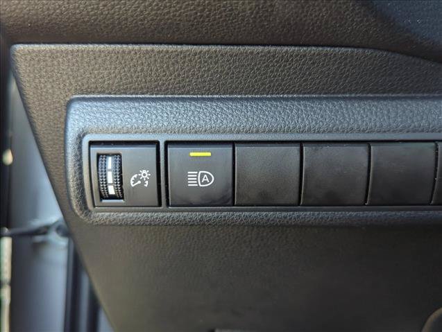 Used 2021 Toyota Corolla LE FWD image 9