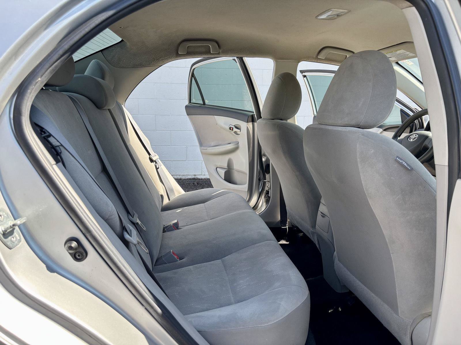 Used 2012 Toyota Corolla L FWD image 9