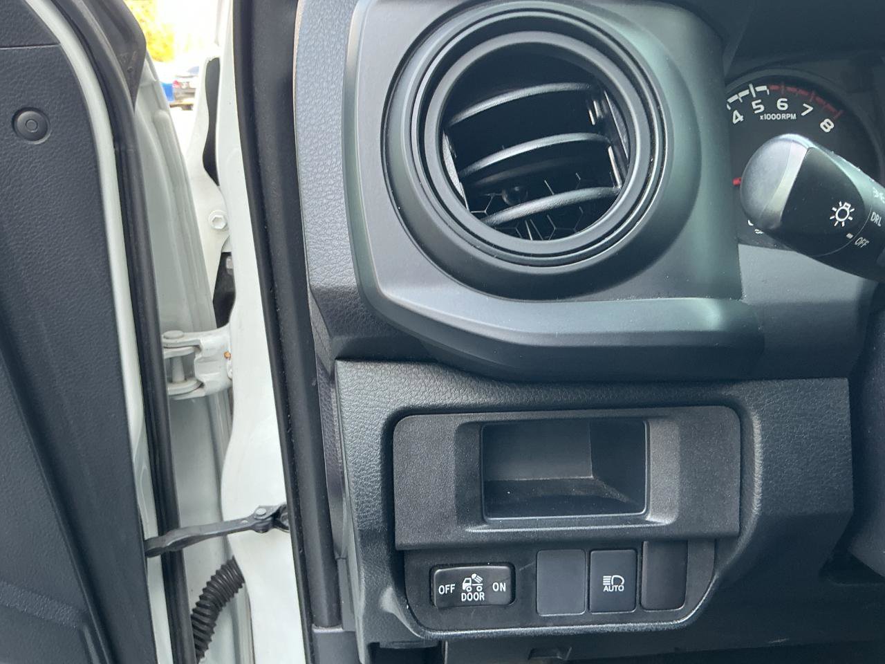 Used 2019 Toyota Tacoma SR w/ SR Convenience Package RWD image 11