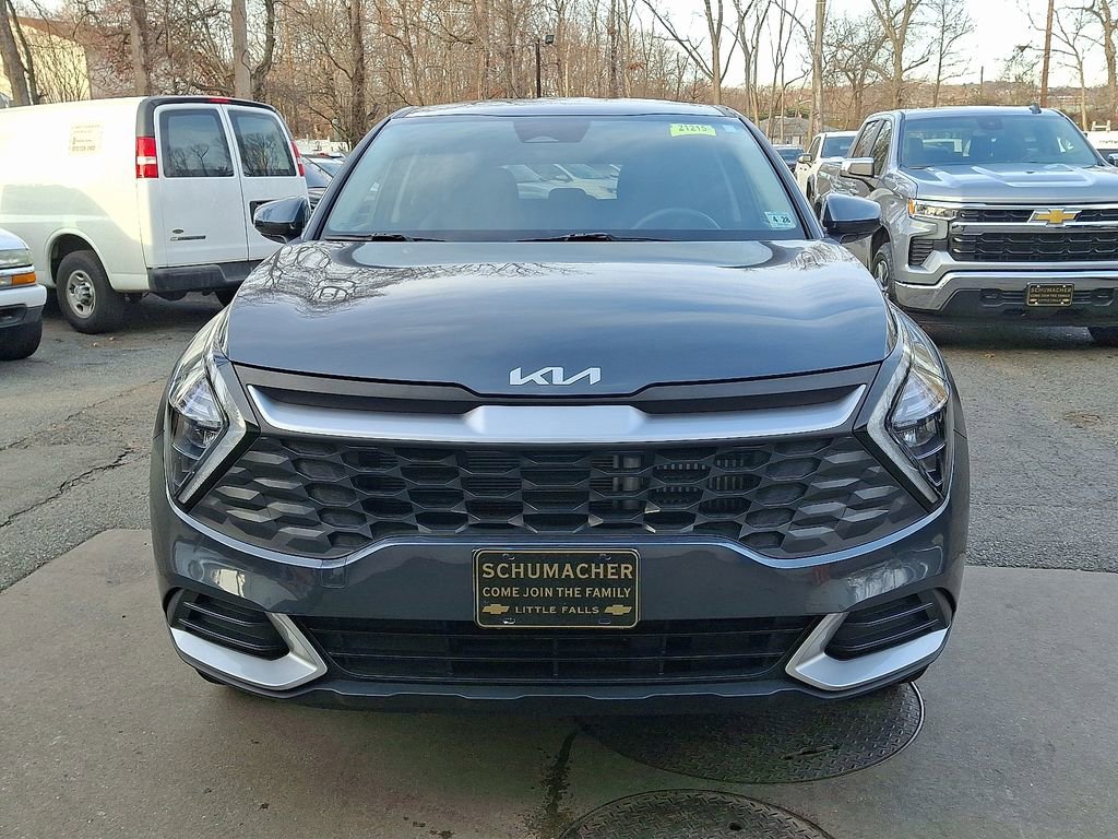 Used 2023 Kia Sportage LX image 3