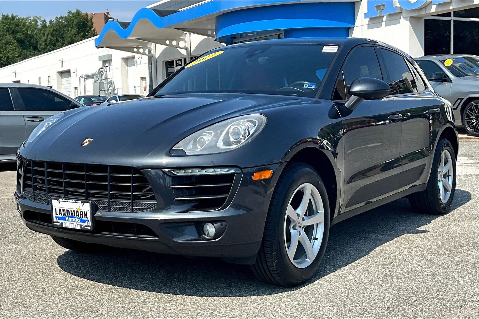 Used 2017 Porsche Macan w/ Premium Package Plus AWD/4WD image 1
