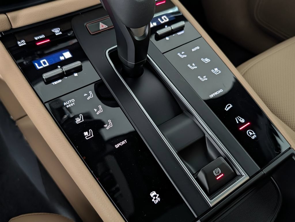 New 2026 Porsche Macan AWD/4WD image 35