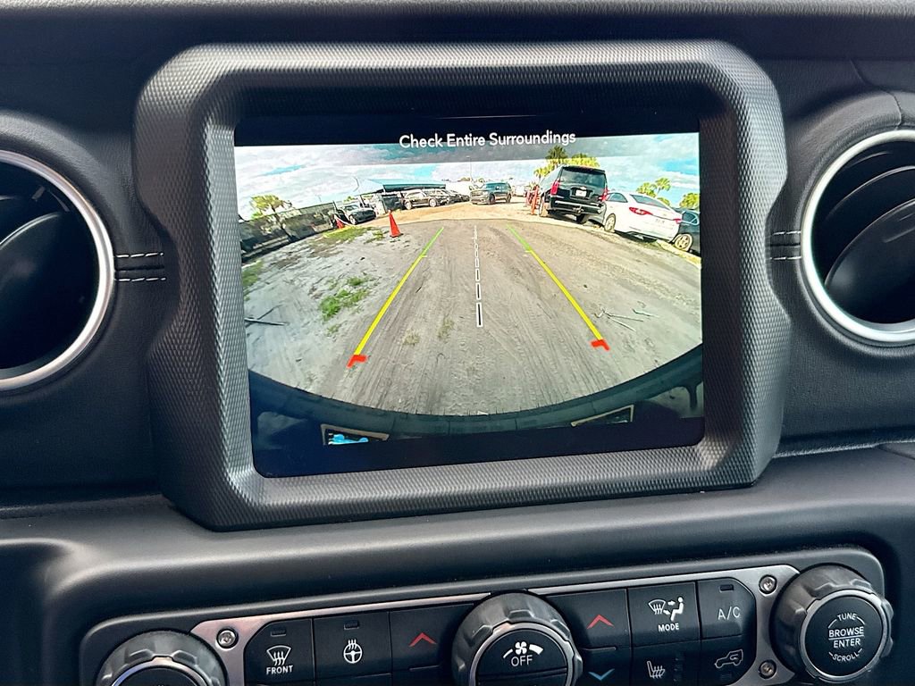 Used 2022 Jeep Wrangler Unlimited Sahara w/ Cold Weather Group image 15