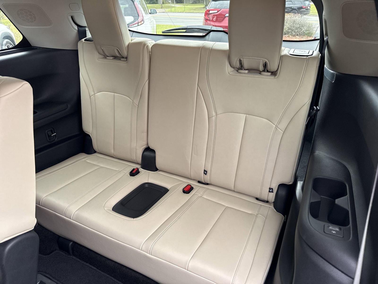 Used 2025 INFINITI QX60 Sensory image 12