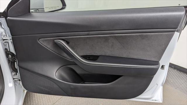 Used 2018 Tesla Model 3 Mid Range image 21