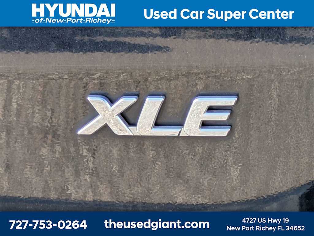 Used 2015 Toyota Sienna XLE image 14