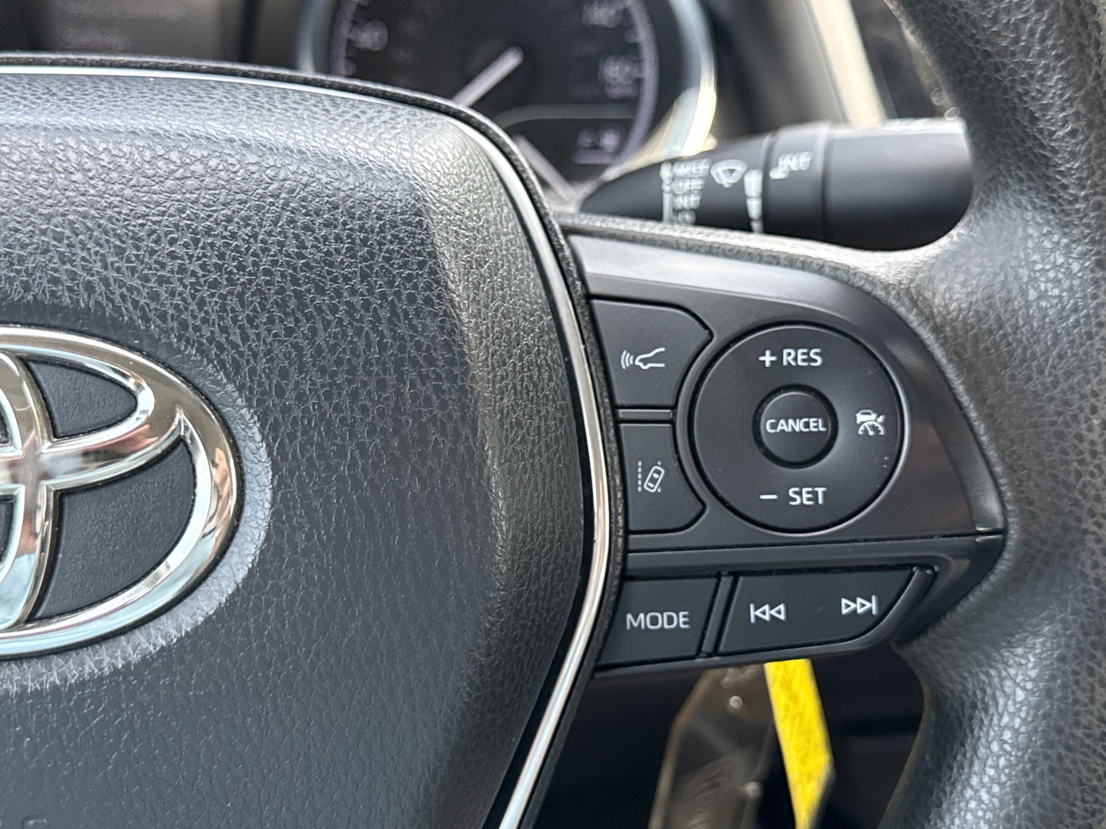 Used 2020 Toyota Camry LE FWD image 19