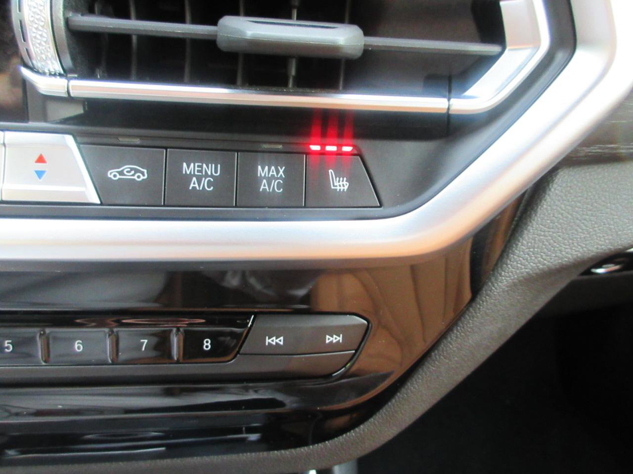 Used 2023 BMW X3 xDrive30i w/ M Sport Package AWD/4WD image 25