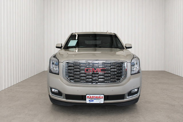 Used 2017 GMC Yukon XL SLT AWD/4WD image 2