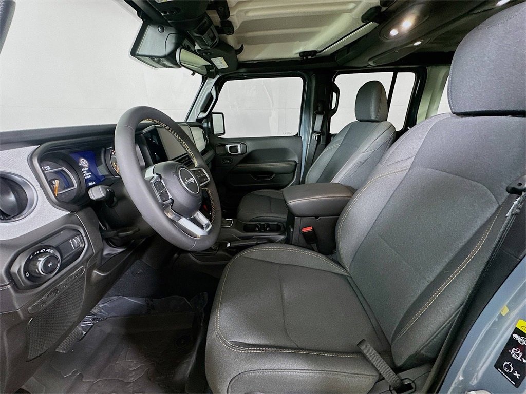 Used 2024 Jeep Wrangler Sahara w/ Safety Group image 15